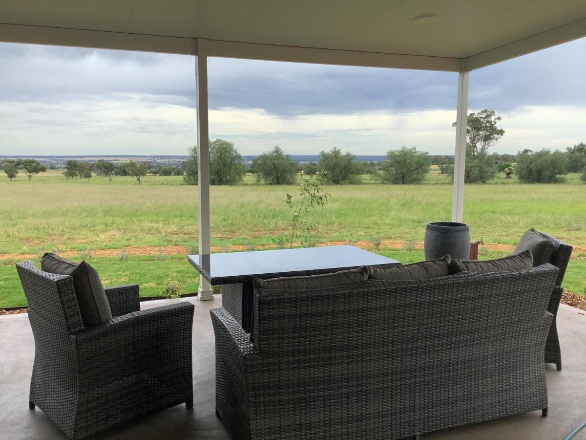 Bed and Breakfast Pericoe Retreat Dubbo Esterno foto